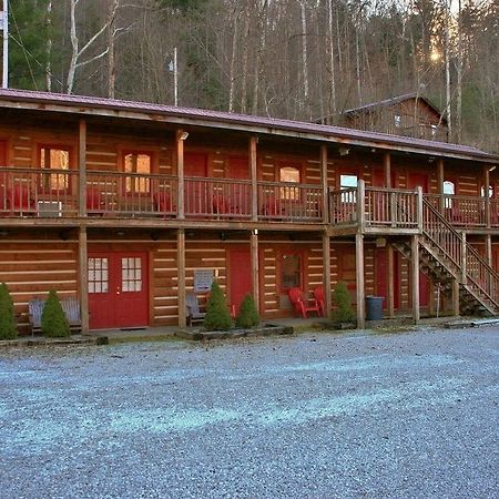 Black Bear Lodge Motel Slade Exterior photo