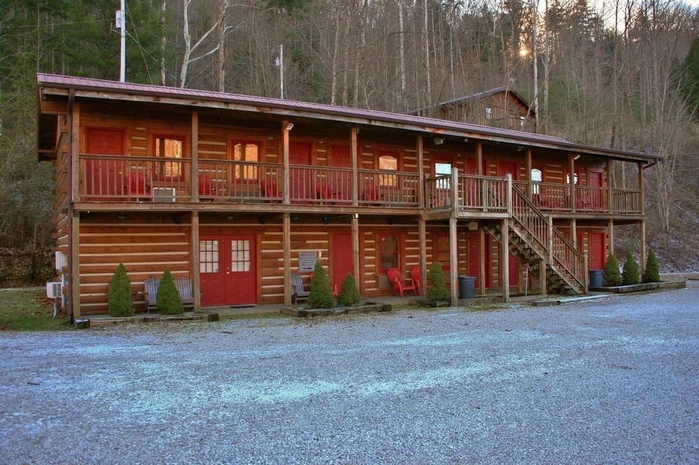 Black Bear Lodge Motel Slade Exterior photo